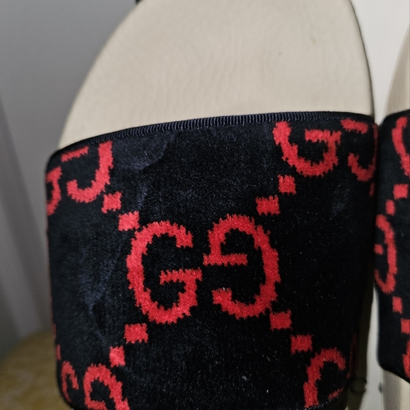 Authentic Gucci Women's Black and Red Slide Sandals - Picture 3 of 14